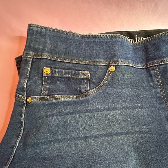 Investments Medium Blue Denim Slim Factor Leggings Size Large - Picture 7 of 12